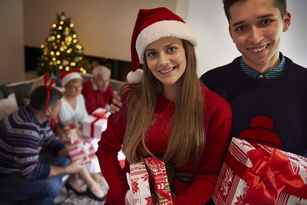 How to Host an Unforgettable Night with Family Games for Christmas